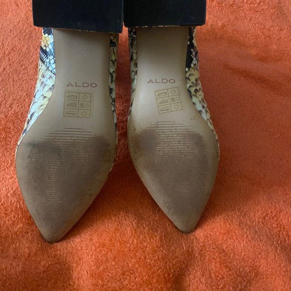 ALDO BLACK, YELLOW AND WHITE BOOTS AND MATCHING POCKETBOOK - Picture 8 of 8